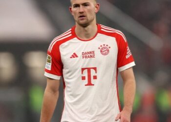 Bán đi De Ligt, “sếp lớn” của Bayern vẫn tự tin vào hàng thủ
