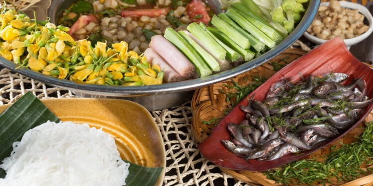 Canh chua cá, lẩu cá linh lọt top món ngon nhất thế giới