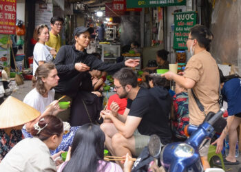 Hai con ngõ ‘nhỏ nhưng có võ’ ở Hà Nội, khách cầm 100.000 thoải mái ăn ngon