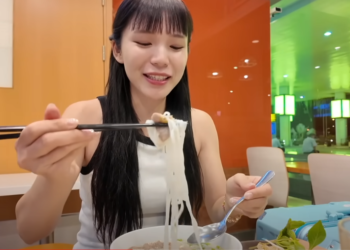 Khách Nhật thưởng thức phở giá 150.000 ở sân bay Nội Bài, khen ngon nức nở