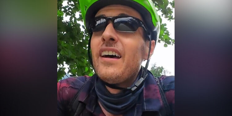 Khách Tây ăn bún chả ở Mai Châu nhưng quên trả tiền và ‘cái kết triệu view’