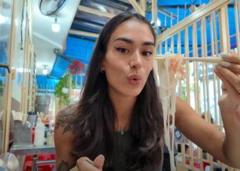 Khách Tây thử món phở Nam Định ở quán 60 năm tuổi, khen ‘hoàn hảo đến khó tin’