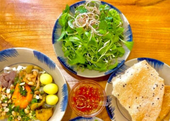 Mì Quảng dẫn đầu top 100 món ăn ngon nhất Việt Nam