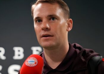 Neuer khẳng định chưa giải nghệ vào cuối mùa