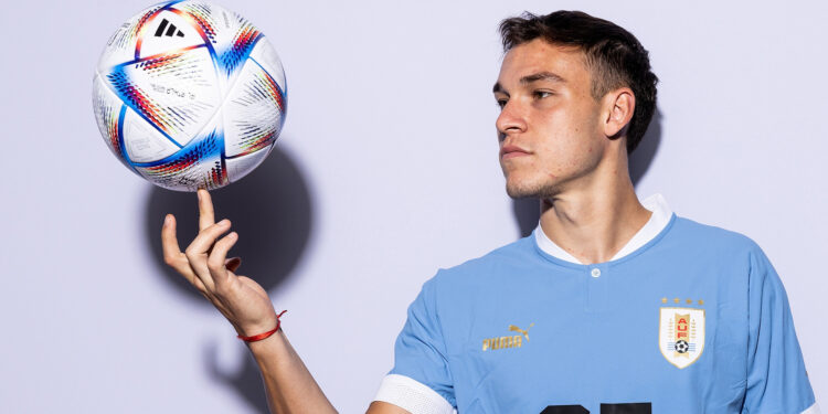 Tin chuyển nhượng 27/8: MU chốt gấp Ugarte, Liverpool ký Chiesa