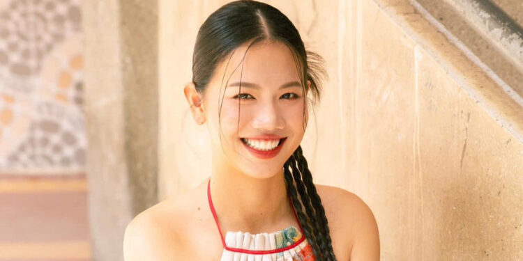 Ánh Viên xinh đẹp rạng ngời đi rước đèn Trung thu