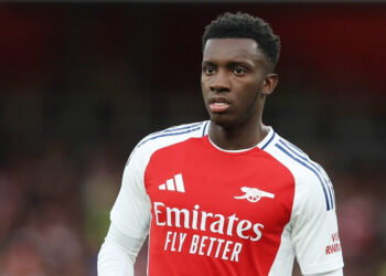 Arsenal bán tiền đạo bị chê ‘chân gỗ’, thu về khoản tiền lớn