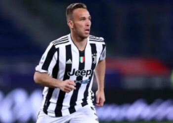 “Người thừa” của Juventus đắt hàng tại Brazil