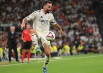 Carvajal có thể đá trung vệ cho Real trước Sociedad