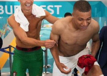 Cristiano Ronaldo đánh giá cao Mbappe hơn “cạ cứng” một thời của mình