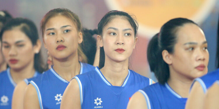 Dàn chân dài bóng chuyền Việt Nam xinh tươi ở VTV Cup 2024