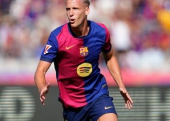 Dani Olmo chưa thể tập trung cống hiến cho Barca