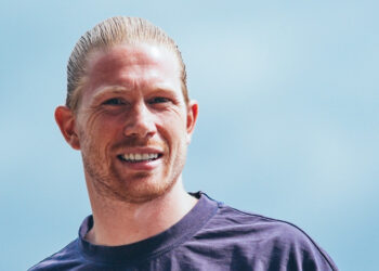 De Bruyne gây sửng sốt fan Man City với diện mạo mới