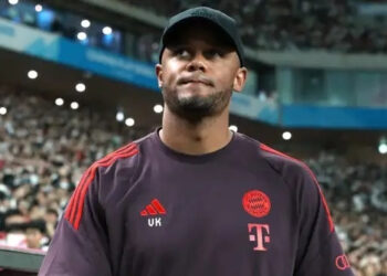 HLV Bayern, Kompany gây sốc, chửi học trò 15 lần trong 1 phút