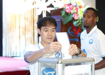 HLV Park Hang Seo, cầu thủ Việt Nam ủng hộ người dân vùng bão lũ