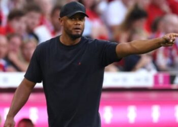Kompany gây choáng với “phong cách Guardiola”