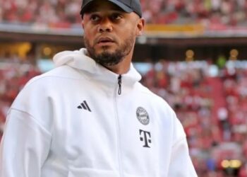 Kompany: “Thật không thể tin được”