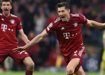 Lewandowski khen ngợi Muller sau kỷ lục mới tại Bayern