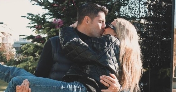 Morata và vợ đẹp quá ngọt ngào, thông báo bỏ nhau gây chấn động
