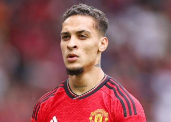 MU tống khứ Antony, Mourinho giang tay đón