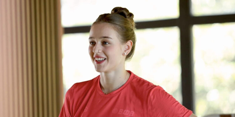 Ngắm sắc đẹp gây sốt của Hoa khôi bóng chuyền Nga ở VTV Cup 2024