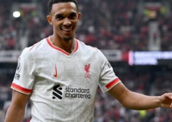 Real muốn có Alexander-Arnold và Davies với giá 0 đồng