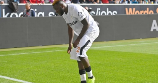 Sao Leverkusen tụt quần ăn mừng bàn thắng