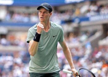Đánh bại Medvedev, Sinner tiến vào bán kết US Open