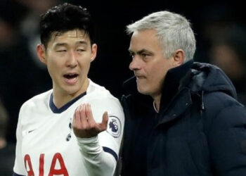 Son Heung Min ấm ức vì bị Mourinho đối xử tệ