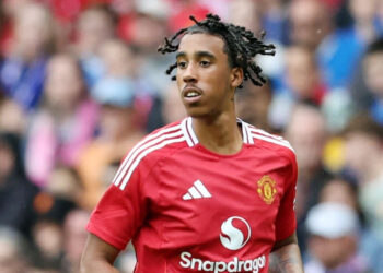 Tiết lộ lý do Leny Yoro phớt lờ Real Madrid gia nhập MU