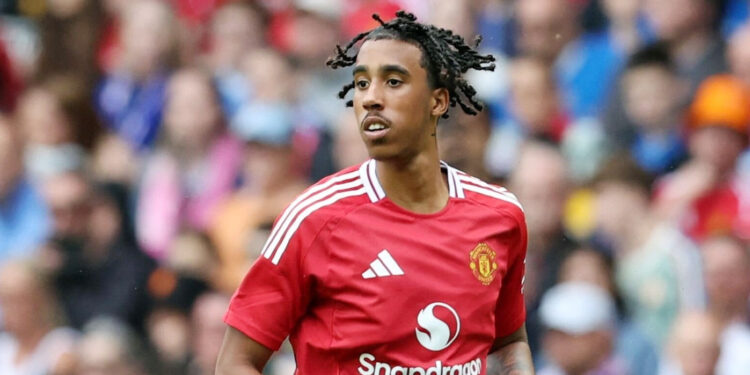 Tiết lộ lý do Leny Yoro phớt lờ Real Madrid gia nhập MU