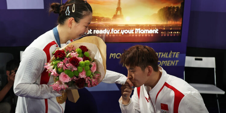 VĐV Trung Quốc được cầu hôn ngay sau HCV Olympic