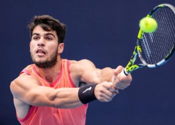 Alcaraz và Medvedev dễ dàng chiến thắng ở trận mở màn China Open