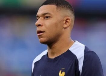 Đằng sau việc HLV Deschamp gạch tên Mbappe khỏi ĐT Pháp
