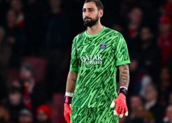 Donnarumma phạm sai lầm, Luis Enrique ra quyết định tàn nhẫn