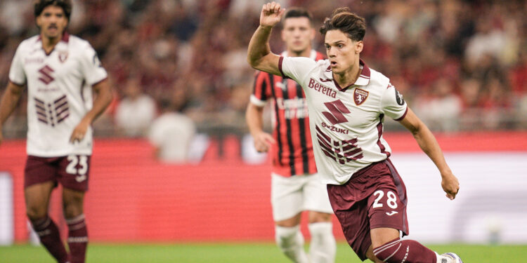 Man City mua ‘Pirlo mới’ thay Rodri