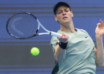Jannik Sinner vất vả thắng trận mở màn China Open 2024