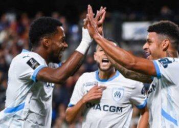 Thua đậm Marseille, chủ tịch sa thải HLV ngay trên sóng truyền hình