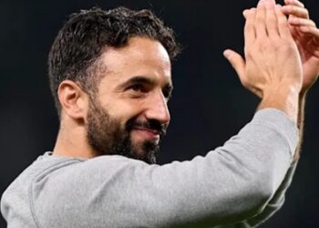 Casemiro: “Ai cũng đều khen ngợi Amorim”