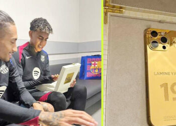 Lamine Yamal ngỡ ngàng khi được tặng điện thoại bằng vàng