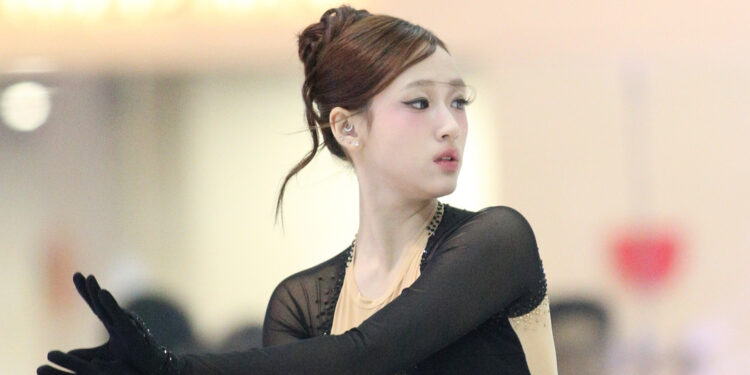 Sắc đẹp gây sốt của ‘thiên thần trượt băng’ 16 tuổi Linh Chi