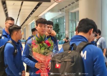 Trung vệ Duy Mạnh đặt quyết tâm cao trước thềm đấu ĐT Singapore