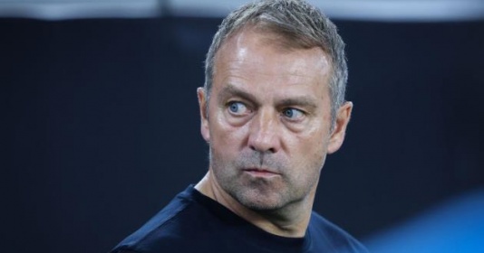 Barcelona lo ngại Flick “mất kiểm soát” phòng thay đồ