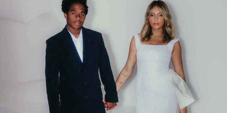 Tiền đạo Endrick lấy vợ hơn 5 tuổi