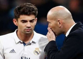 Con trai Zidane treo giày