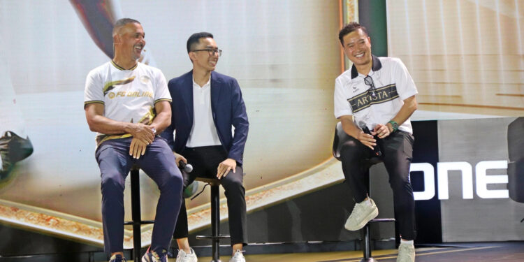 Huyền thoại Ruud Gullit tới Việt Nam