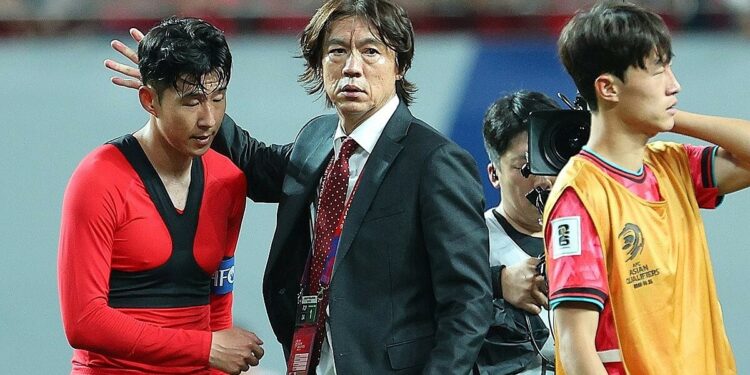 Hỗn loạn ở thượng tầng bóng đá Hàn Quốc