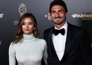 Hummels công khai bạn gái siêu mẫu
