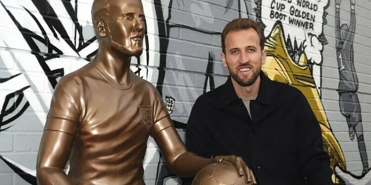 Kane mơ được dựng tượng ngoài sân Wembley
