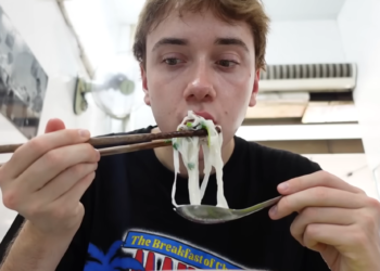 Khách Tây muốn ăn ngay 1 món khi đến Hà Nội, ngày uống cà phê 4-5 lần